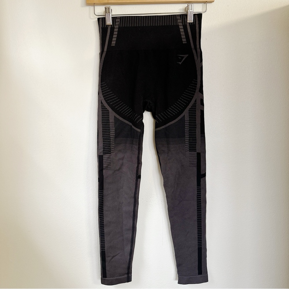 Gymshark Seamless Contour Leggings Gray Black Sculpt Workout Size M